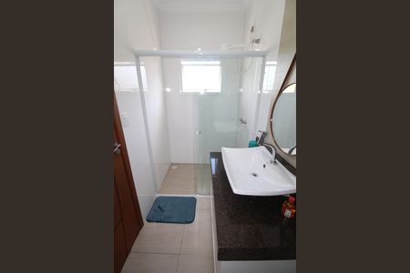 Casa de condomínio para alugar com 285m², 3 quartos e 4 vagasBanheiro da Suíte 2