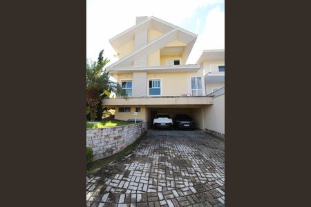 Casa de condomínio para alugar com 285m², 3 quartos e 4 vagasFachada