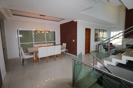 Casa de condomínio para alugar com 285m², 3 quartos e 4 vagasSala 3