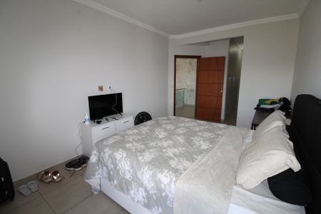 Casa de condomínio para alugar com 285m², 3 quartos e 4 vagasSuíte 1
