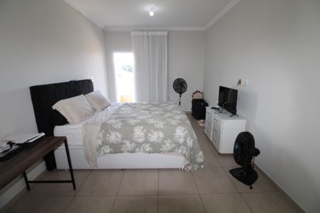 Casa de condomínio para alugar com 285m², 3 quartos e 4 vagasSuíte 1