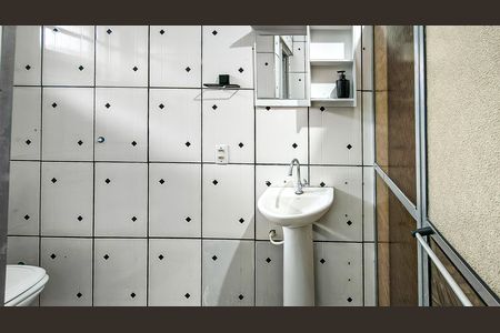 Casa para alugar com 46m², 2 quartos e 1 vaga Casa para alugar com 46m², 2 quartos e 1 vagaBanheiro