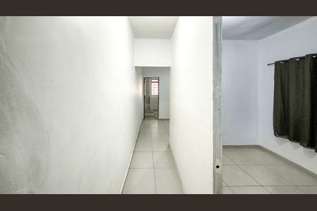 Corredor de casa para alugar com 2 quartos, 46m² em Parque Sabara, São Paulo