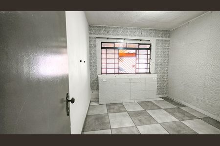 Quarto 1 de casa para alugar com 2 quartos, 46m² em Parque Sabara, São Paulo