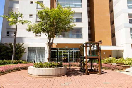 Apartamento à venda com 119m², 3 quartos e 2 vagas Apartamento à venda com 119m², 3 quartos e 2 vagasÁrea comum - Playground