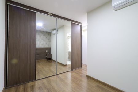 Apartamento à venda com 119m², 3 quartos e 2 vagas Apartamento à venda com 119m², 3 quartos e 2 vagasSuite 1