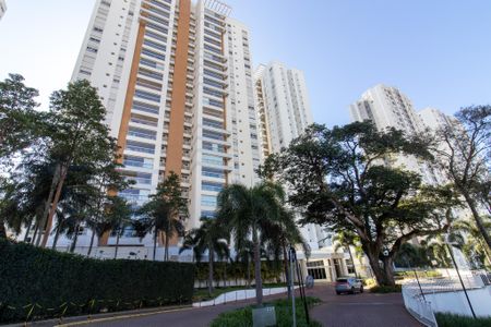 Apartamento à venda com 119m², 3 quartos e 2 vagas Apartamento à venda com 119m², 3 quartos e 2 vagasFachada