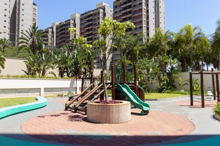 Apartamento à venda com 119m², 3 quartos e 2 vagas Apartamento à venda com 119m², 3 quartos e 2 vagasÁrea comum - Playground