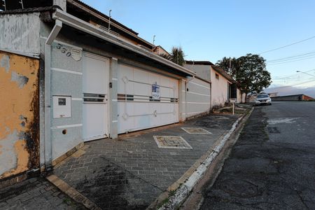 Casa para alugar com 250m², 3 quartos e 2 vagas Casa para alugar com 250m², 3 quartos e 2 vagasFachada