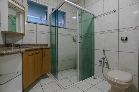 Casa para alugar com 250m², 3 quartos e 2 vagas Casa para alugar com 250m², 3 quartos e 2 vagasBanheiro