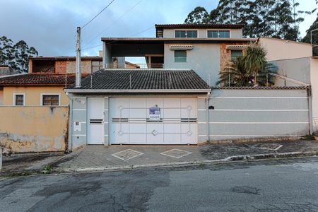 Casa para alugar com 250m², 3 quartos e 2 vagas Casa para alugar com 250m², 3 quartos e 2 vagasFachada