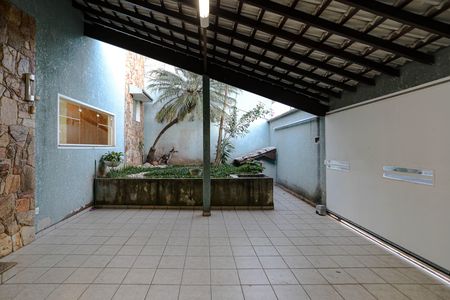 Casa para alugar com 250m², 3 quartos e 2 vagas Casa para alugar com 250m², 3 quartos e 2 vagasGaragem