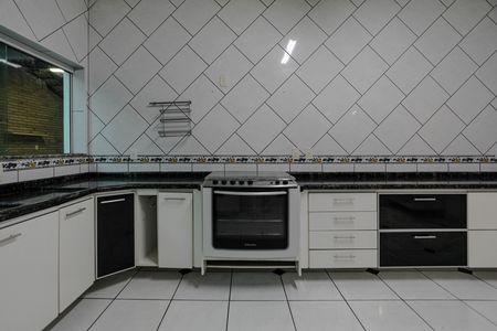 Casa para alugar com 250m², 3 quartos e 2 vagas Casa para alugar com 250m², 3 quartos e 2 vagasCozinha