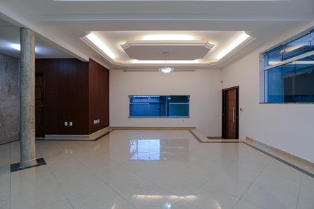 Sala de casa para alugar com 3 quartos, 250m² em Vila Paulicea, Mogi das Cruzes