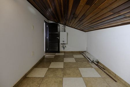 Casa para alugar com 250m², 3 quartos e 2 vagas Casa para alugar com 250m², 3 quartos e 2 vagasSotão