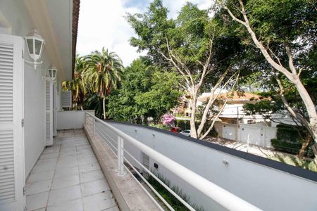 Casa para alugar com 600m², 4 quartos e 4 vagas Casa para alugar com 600m², 4 quartos e 4 vagasVaranda e Vista da Suíte 2