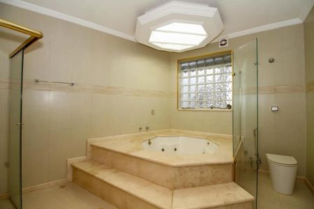 Casa para alugar com 600m², 4 quartos e 4 vagas Casa para alugar com 600m², 4 quartos e 4 vagasBanheiro 2