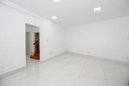 Casa para alugar com 600m², 4 quartos e 4 vagas Casa para alugar com 600m², 4 quartos e 4 vagasSala