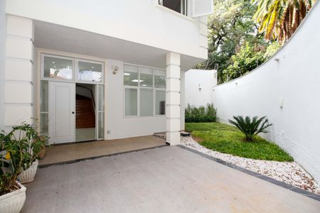 Casa para alugar com 600m², 4 quartos e 4 vagas Casa para alugar com 600m², 4 quartos e 4 vagasEntrada da Casa