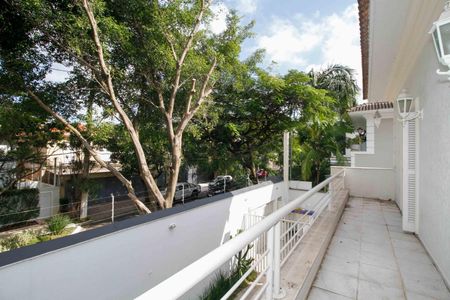 Casa para alugar com 600m², 4 quartos e 4 vagas Casa para alugar com 600m², 4 quartos e 4 vagasVaranda e Vista da Suíte 2