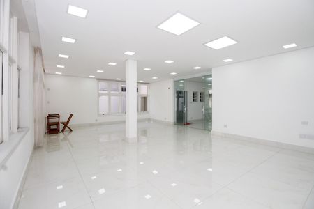 Casa para alugar com 600m², 4 quartos e 4 vagas Casa para alugar com 600m², 4 quartos e 4 vagasSala