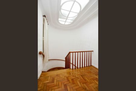 Casa para alugar com 600m², 4 quartos e 4 vagas Casa para alugar com 600m², 4 quartos e 4 vagasCorredor