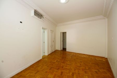 Casa para alugar com 600m², 4 quartos e 4 vagas Casa para alugar com 600m², 4 quartos e 4 vagasSuíte 1