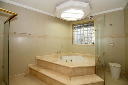 Casa para alugar com 600m², 4 quartos e 4 vagas Casa para alugar com 600m², 4 quartos e 4 vagasBanheiro da Suíte 4