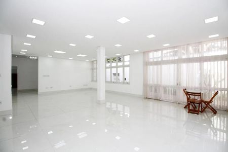 Casa para alugar com 600m², 4 quartos e 4 vagas Casa para alugar com 600m², 4 quartos e 4 vagasSala de Jantar