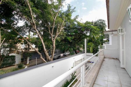 Casa para alugar com 600m², 4 quartos e 4 vagas Casa para alugar com 600m², 4 quartos e 4 vagasVaranda da Suíte 4
