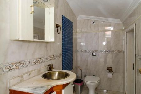 Casa para alugar com 600m², 4 quartos e 4 vagas Casa para alugar com 600m², 4 quartos e 4 vagasBanheiro 1