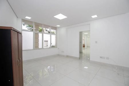 Casa para alugar com 600m², 4 quartos e 4 vagas Casa para alugar com 600m², 4 quartos e 4 vagasHall de Entrada