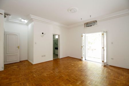Casa para alugar com 600m², 4 quartos e 4 vagas Casa para alugar com 600m², 4 quartos e 4 vagasSuíte 2
