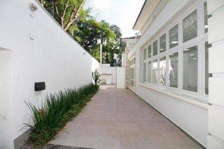 Casa para alugar com 600m², 4 quartos e 4 vagas Casa para alugar com 600m², 4 quartos e 4 vagasGaragem