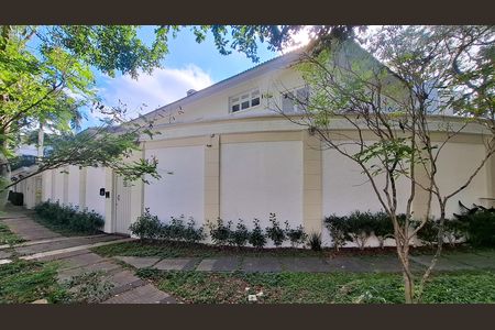 Casa para alugar com 600m², 4 quartos e 4 vagas Casa para alugar com 600m², 4 quartos e 4 vagasFachada da Casa