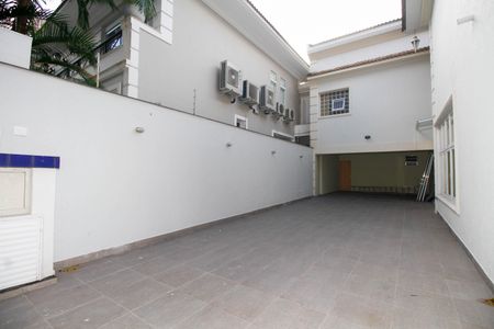 Casa para alugar com 600m², 4 quartos e 4 vagas Casa para alugar com 600m², 4 quartos e 4 vagasGaragem (8 vagas)