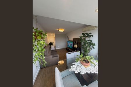 Apartamento à venda com 100m², 2 quartos e 2 vagasSala