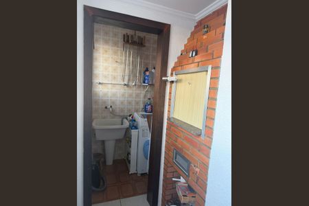 Apartamento à venda com 100m², 2 quartos e 2 vagasÁrea de serviço