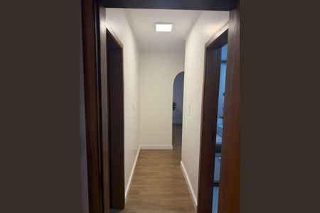 Apartamento à venda com 100m², 2 quartos e 2 vagasCorredor