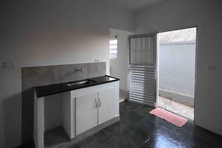 Casa para alugar com 50m², 1 quarto e sem vaga