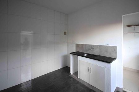 Casa para alugar com 50m², 1 quarto e sem vaga