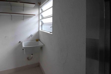 Casa para alugar com 50m², 1 quarto e sem vaga