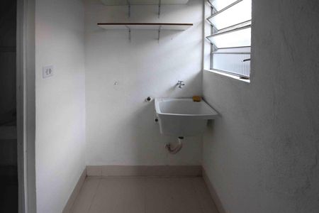 Casa para alugar com 50m², 1 quarto e sem vaga