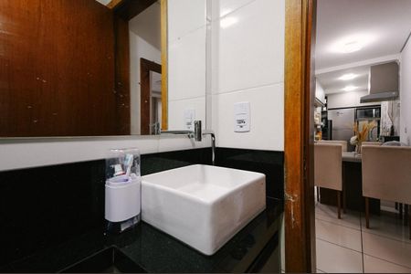 Banheiro de apartamento à venda com 2 quartos, 60m² em Cidade Antônio Estêvão de Carvalho, São Paulo
