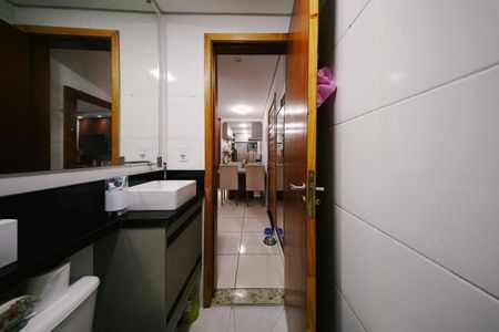 Banheiro de apartamento à venda com 2 quartos, 60m² em Cidade Antônio Estêvão de Carvalho, São Paulo