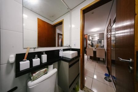 Banheiro de apartamento à venda com 2 quartos, 60m² em Cidade Antônio Estêvão de Carvalho, São Paulo