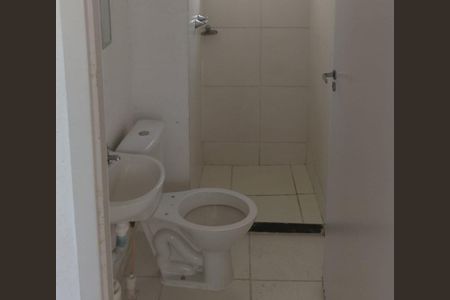 Banheiro social de apartamento para alugar com 2 quartos, 50m² em Cabuçu, Nova Iguaçu