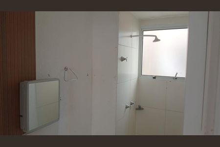 Banheiro social de apartamento para alugar com 2 quartos, 50m² em Cabuçu, Nova Iguaçu