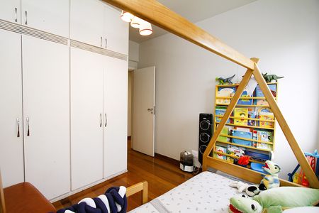 Apartamento à venda com 95m², 3 quartos e 2 vagasQuarto 2
