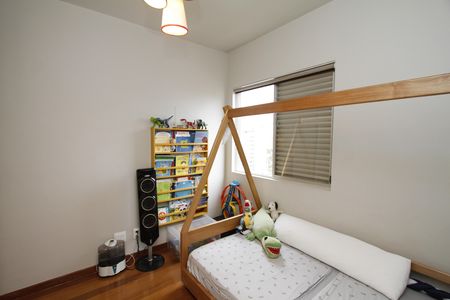 Apartamento à venda com 95m², 3 quartos e 2 vagasQuarto 2